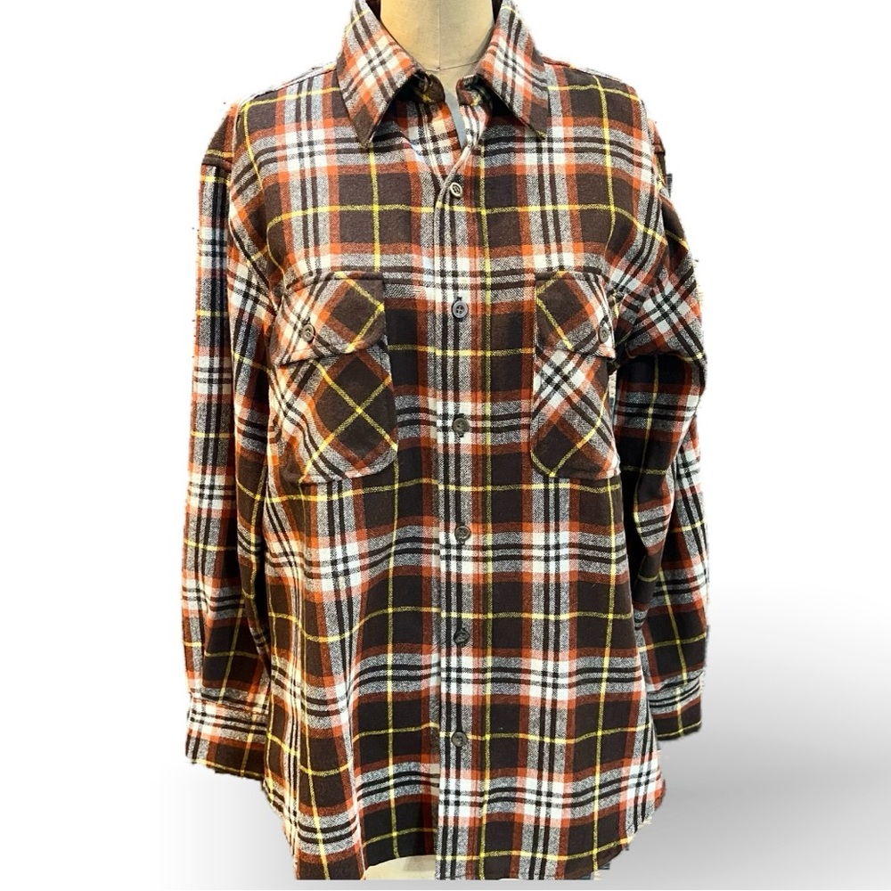 VINTAGE 70s JCPenney earthy plaid wool flannel button down field shirt outdoors